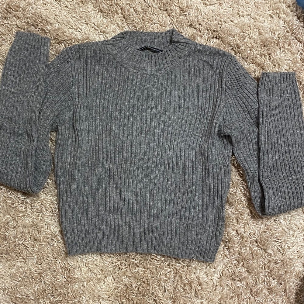 Brandy Melville high neck crop sweater